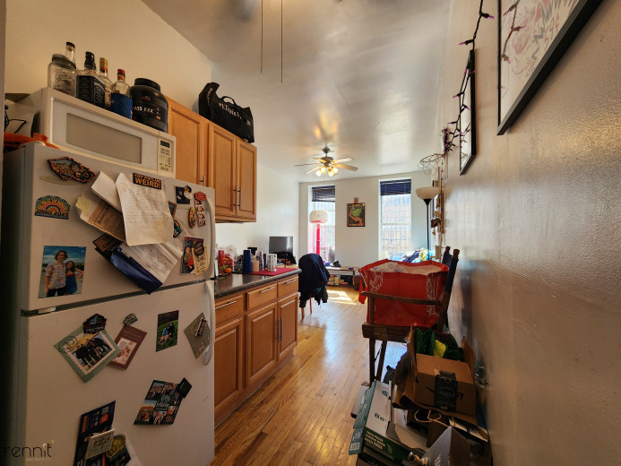 277 Hart St, Apt 2 Image 5