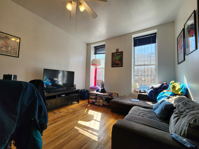 277 Hart St, Apt 2 Image 10