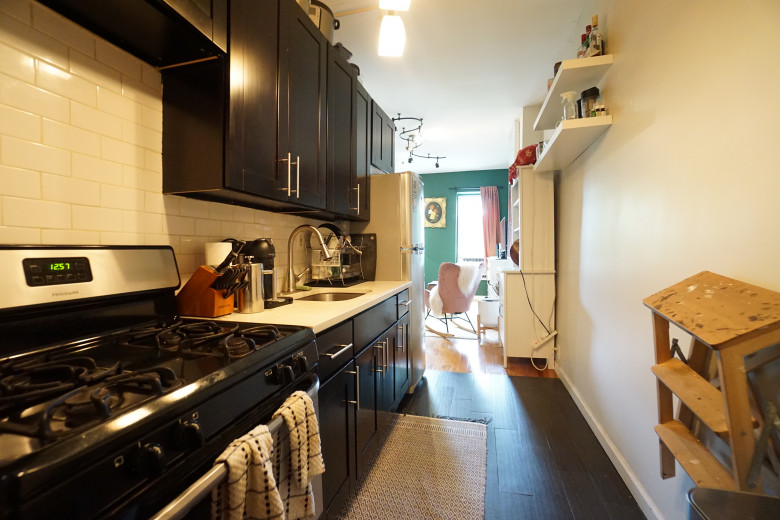 177 Pulaski St, Apt 3FL Image 2