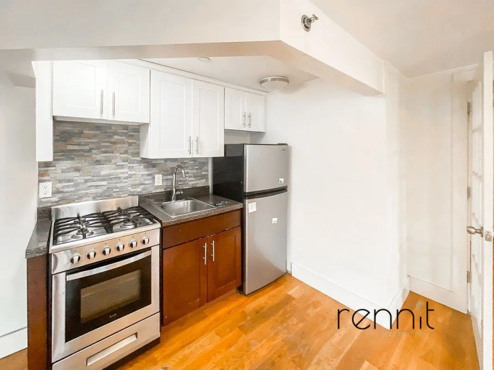 453 Franklin Ave, Apt 1A Image 7