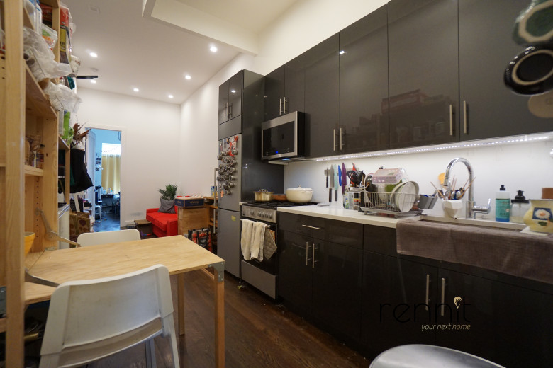 313 Wilson Ave, Apt 3L Image 4