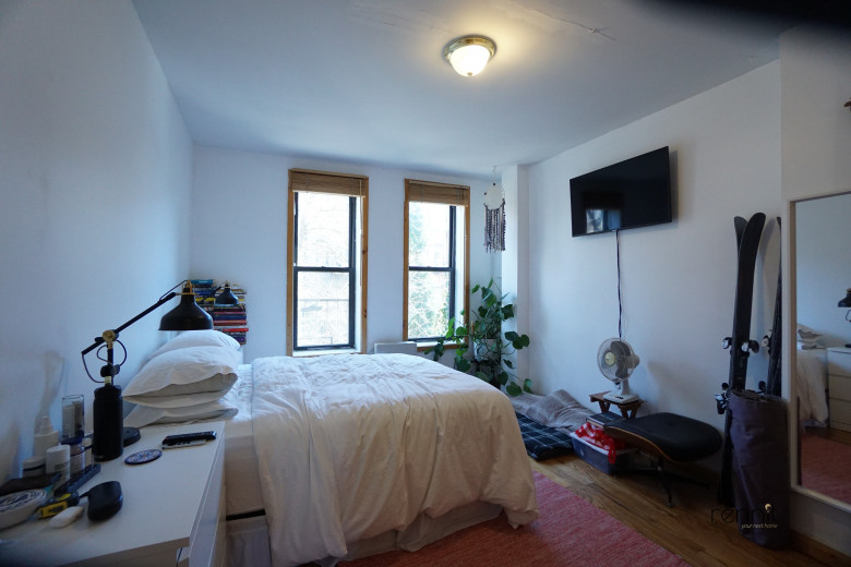 420 Melrose St, Apt 3R Image 8