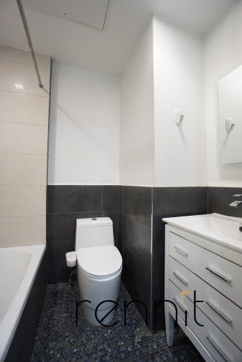 259 Boerum St, Apt 2R Image 21