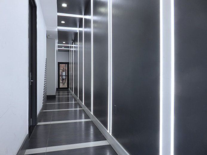 259 Boerum St, Apt 2R Image 28
