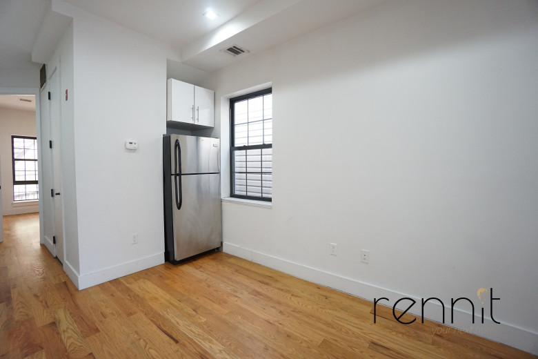 259 Boerum St, Apt 2R Image 4