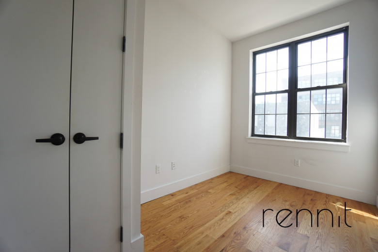 259 Boerum St, Apt 2R Image 5