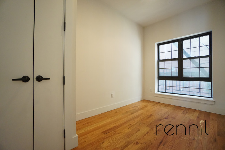 259 Boerum St, Apt 2R Image 6