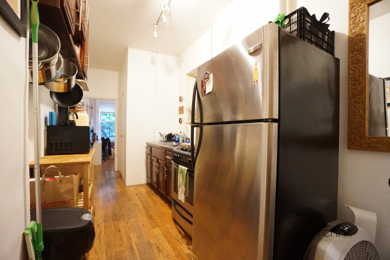 1350 Willoughby Ave, Apt 2R Image 4