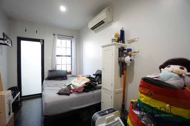 241 Devoe St, Apt 1L Image 14