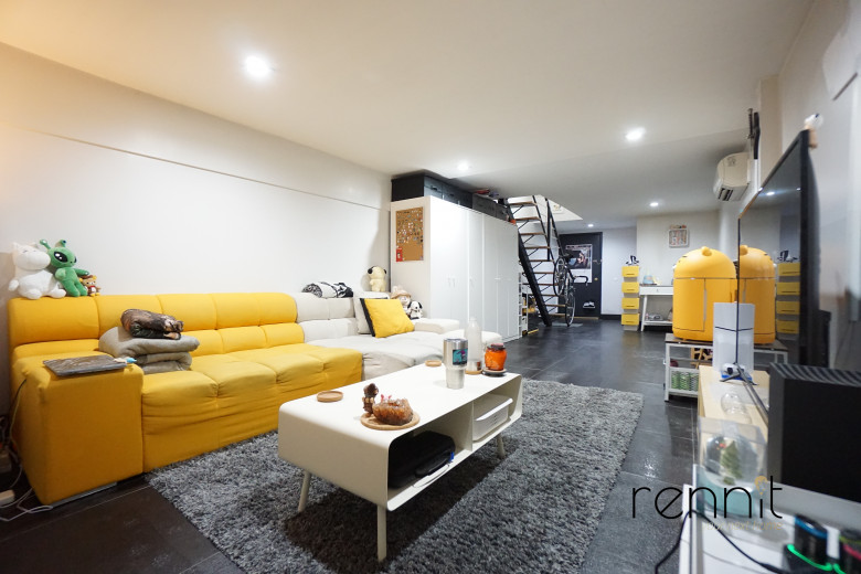 241 Devoe St, Apt 1L Image 16