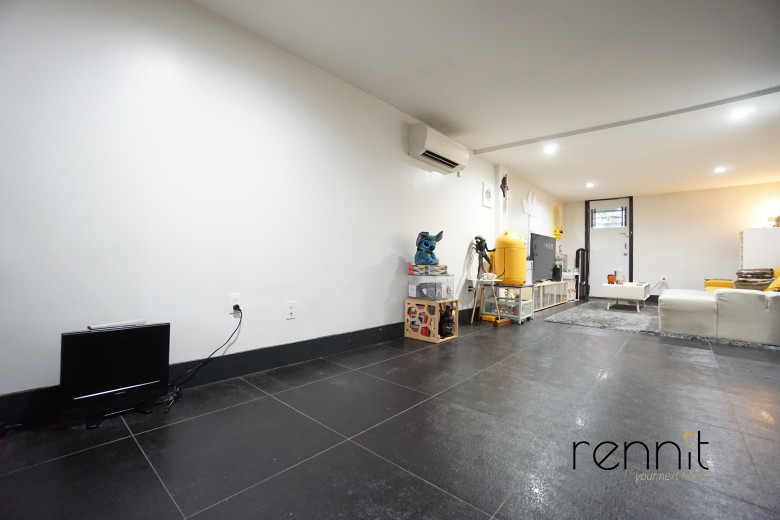 241 Devoe St, Apt 1L Image 17