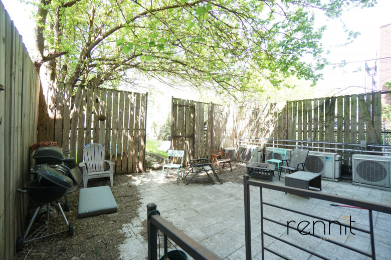 241 Devoe St, Apt 1L Image 23