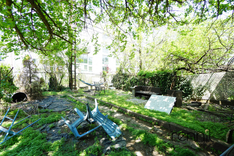 241 Devoe St, Apt 1L Image 24