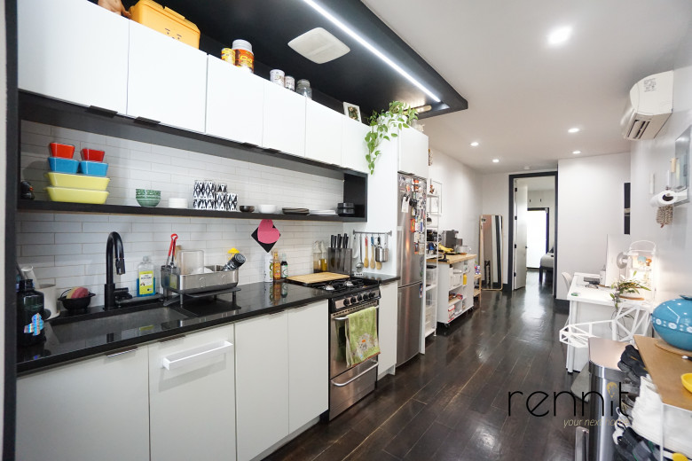 241 Devoe St, Apt 1L Image 3