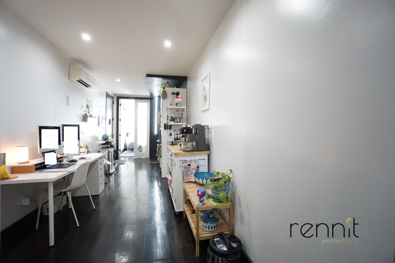 241 Devoe St, Apt 1L Image 6