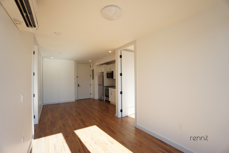 770 Lexington Ave, Apt 4A Image 2