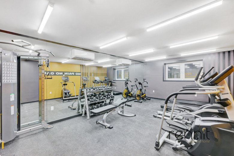 770 Lexington Ave, Apt 4A Image 14