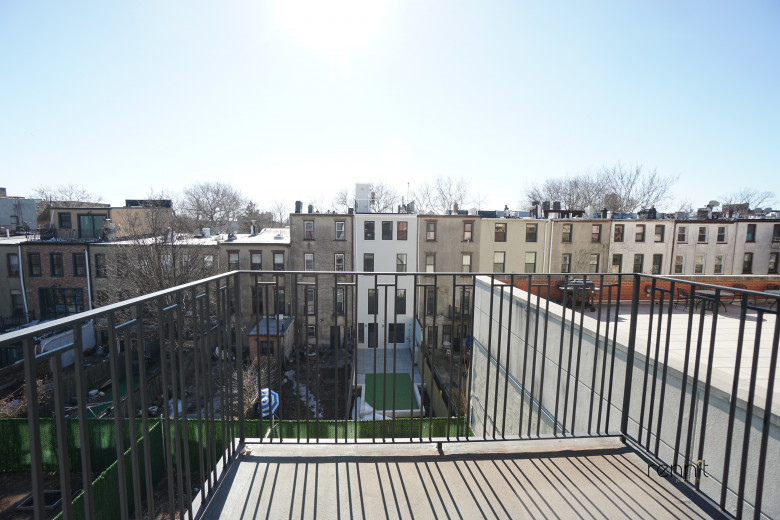 770 Lexington Ave, Apt 4A Image 3