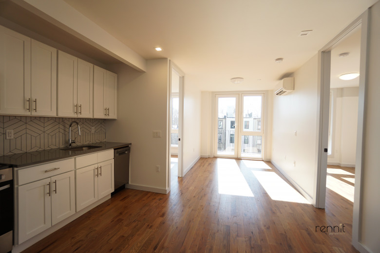 770 Lexington Ave, Apt 4A Image 4