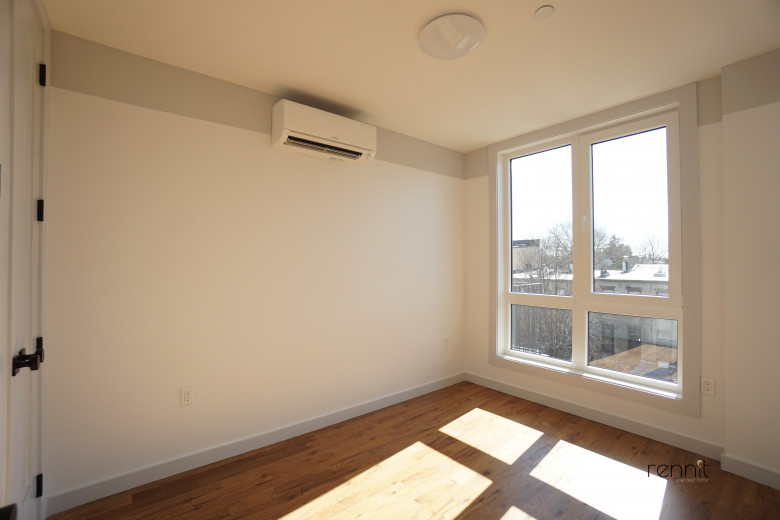 770 Lexington Ave, Apt 4A Image 6