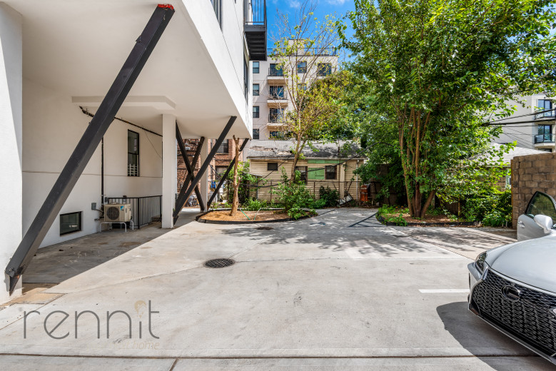 320 Linden Blvd, Apt 3F Image 12