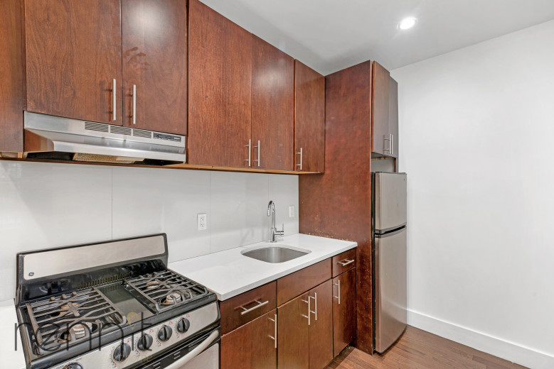 816 Prospect Pl, Apt 4B Image 2