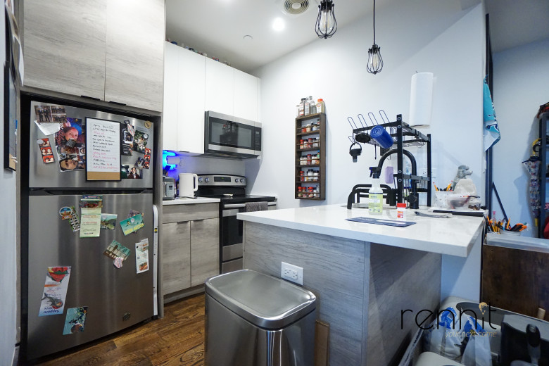 1176 Park Pl, Apt 3R Image 15