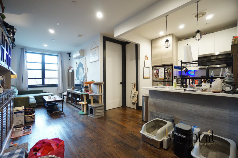 1176 Park Pl, Apt 3R Image 16