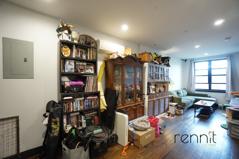 1176 Park Pl, Apt 3R Image 3