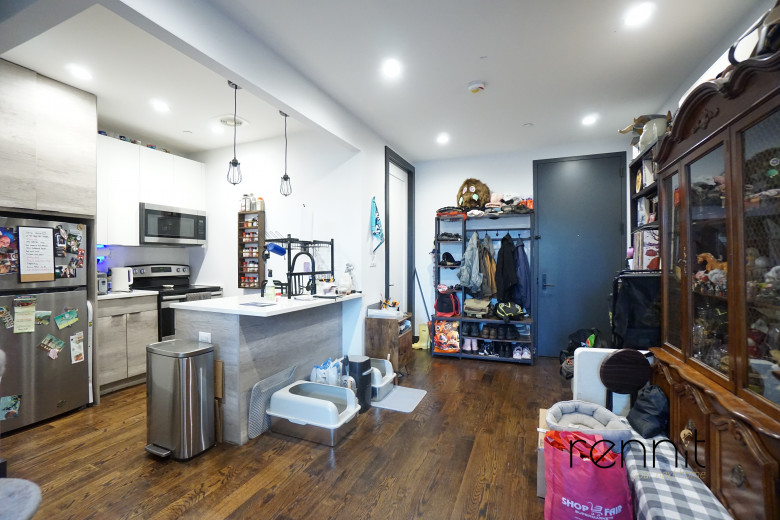 1176 Park Pl, Apt 3R Image 5