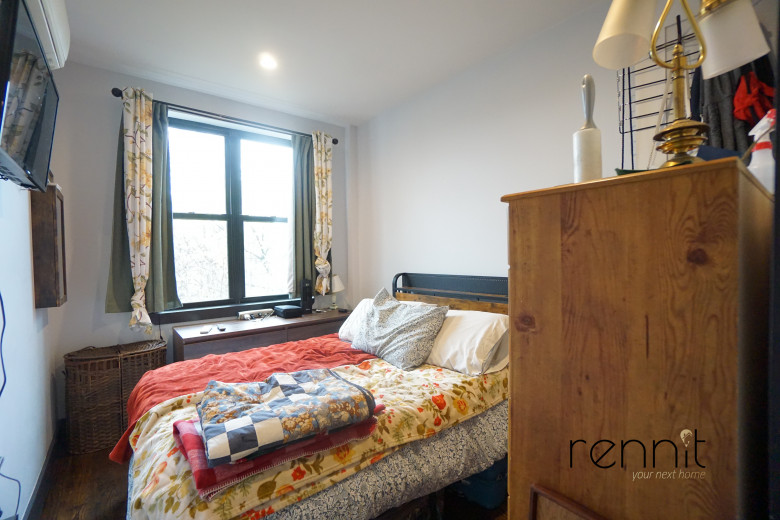 1176 Park Pl, Apt 3R Image 7