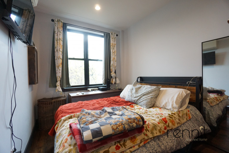 1176 Park Pl, Apt 3R Image 8