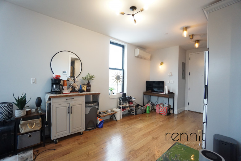 1160 Rogers Ave, Apt 4F Image 4