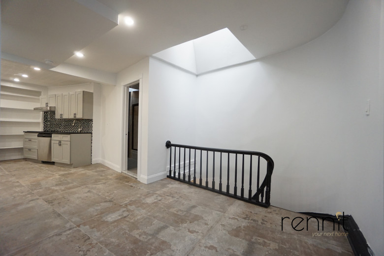 381 Myrtle Ave, Apt 3 Image 2