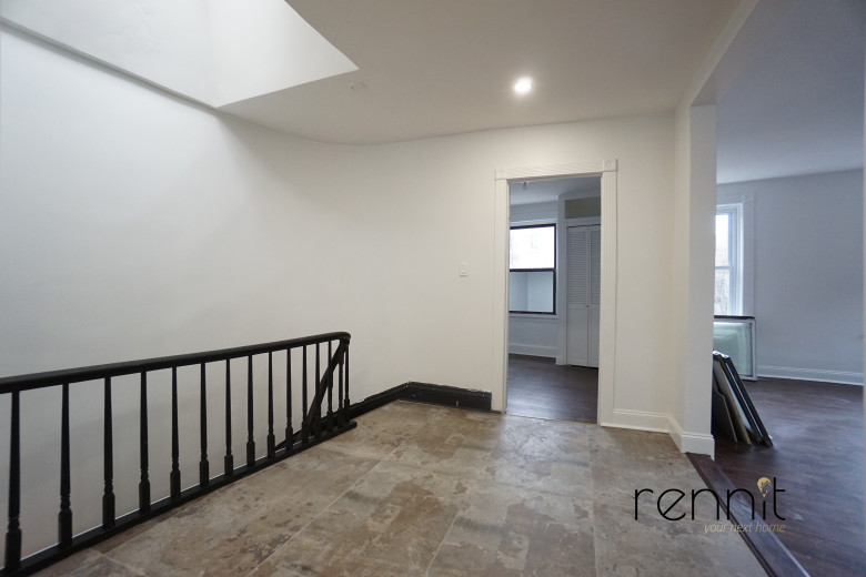 381 Myrtle Ave, Apt 3 Image 12