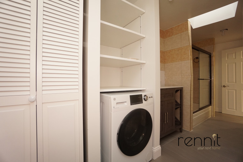 381 Myrtle Ave, Apt 3 Image 9