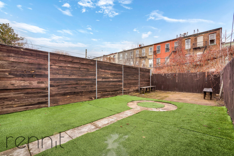 91 Somers St, Apt 1 Image 9