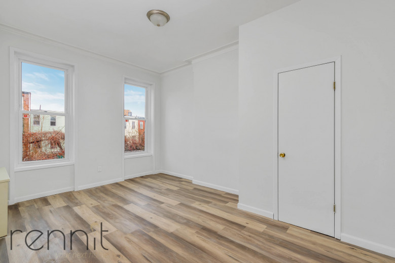 91 Somers St, Apt 1 Image 11