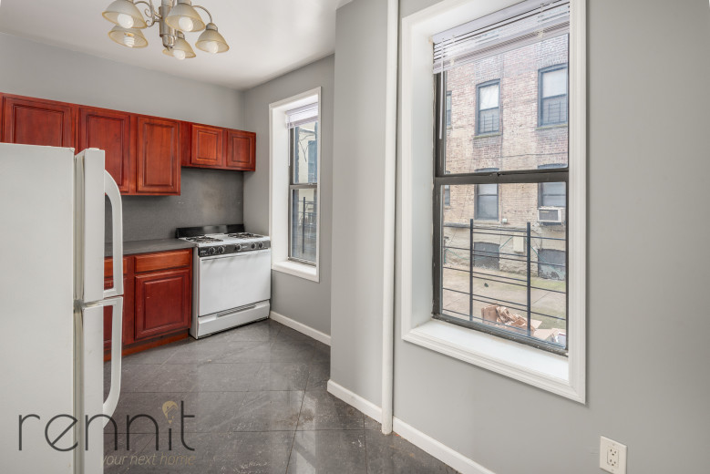 1124 43rd St, Apt A1 Image 2