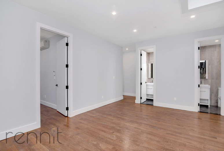 311 Wilson Ave, Apt 3B Image 2