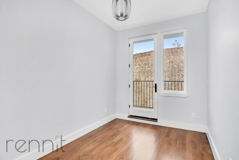 311 Wilson Ave, Apt 3B Image 4