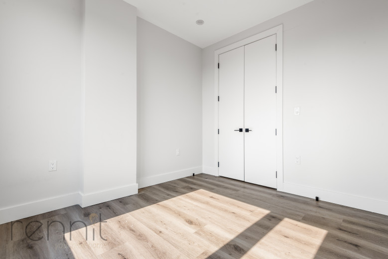 125 Kings Hwy, Apt 7A Image 8