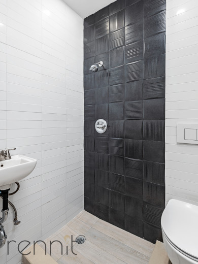 1645 Putnam Ave, Apt 3R Image 11