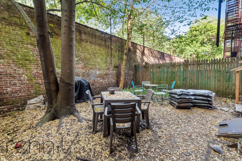 571 St Johns Pl, Apt 1L Image 9