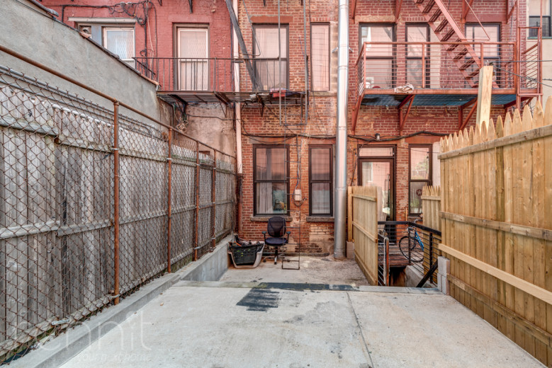 205 Johnson Ave, Apt 1L Image 1