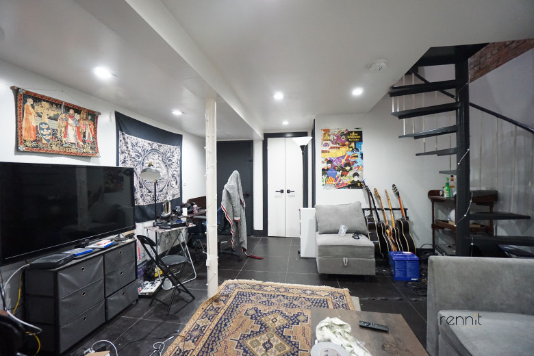 205 Johnson Ave, Apt 1L Image 10