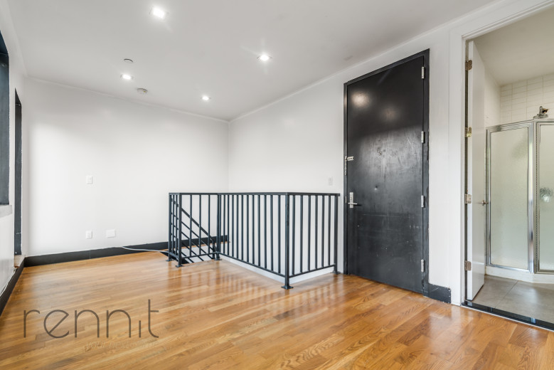 562 Park Pl, Apt 4B Image 2