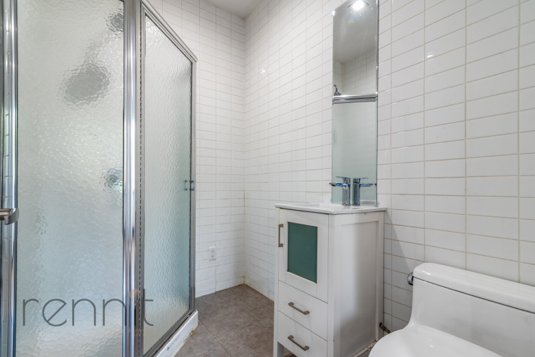 562 Park Pl, Apt 4B Image 3