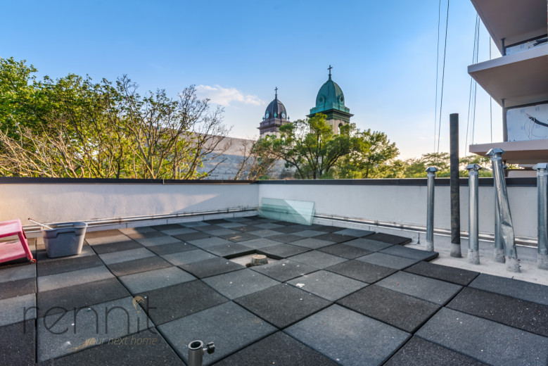 562 Park Pl, Apt 4B Image 20