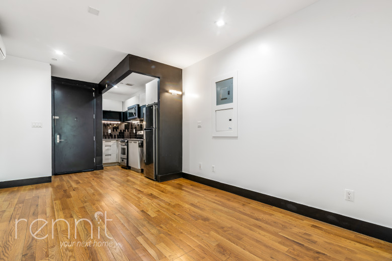 562 Park Pl, Apt 4B Image 5